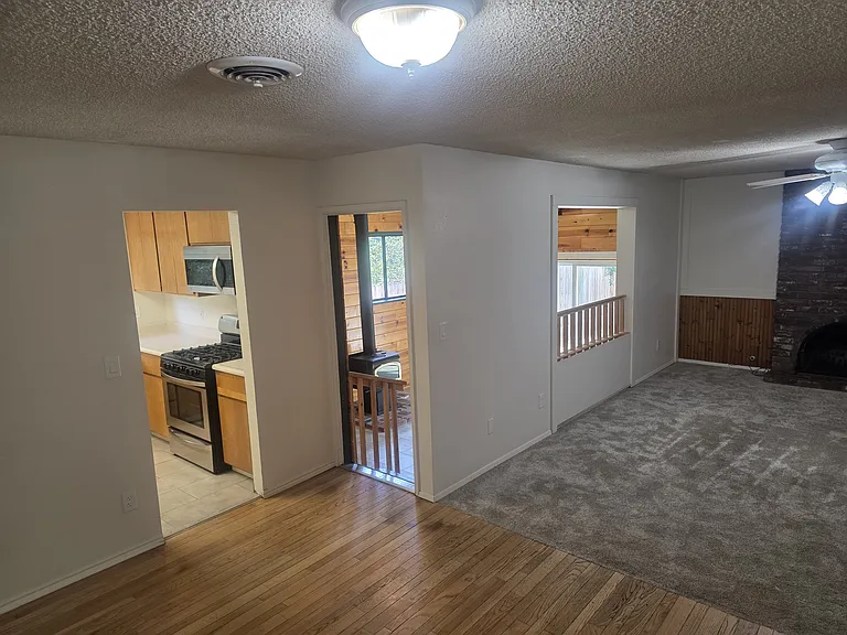 4760 Northglen St — Photo 30