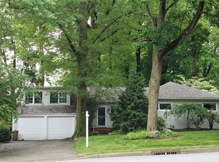 200 Riveredge Rd, Tenafly, NJ 07670