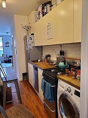 4th image of 714 11th Ave APT 5S