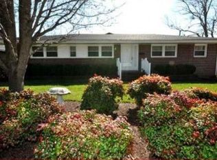 8 Emrick Ave, Newport News, VA 23601