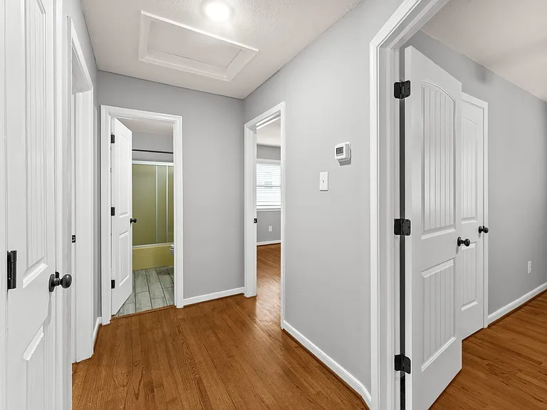 104 N Oak Ave — Photo 8