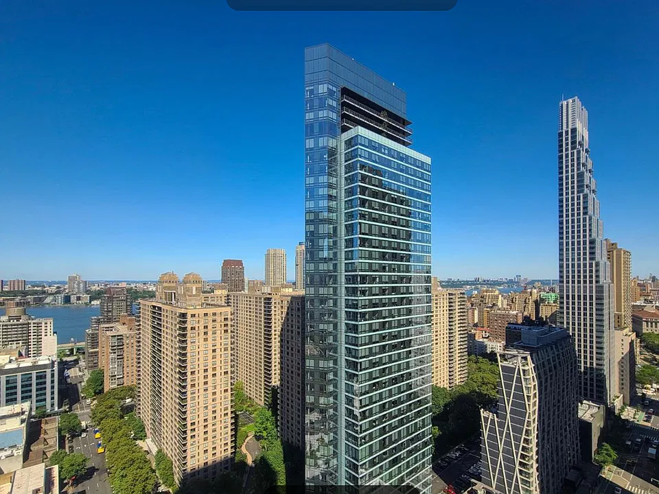 160 W 66th St #32B