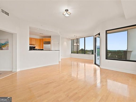 5th image of 2828 Peachtree Rd NE APT 801