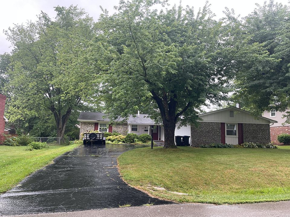 1st image of 223 Hawthorne Dr