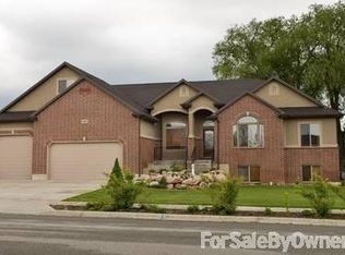 3060 N Macintosh Way, Pleasant View, UT 84414