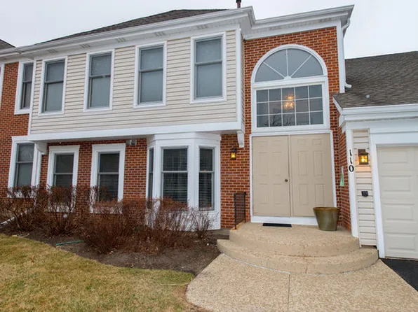 110 Red Fox Ln #22-5, Elk Grove Village, IL 60007