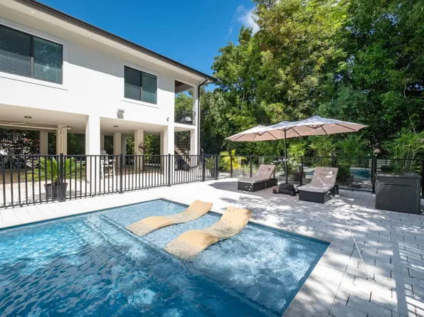 667 N Lake Dr, Key Largo, FL 33037