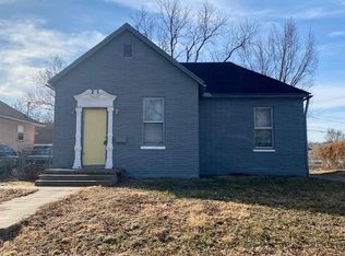 927 Pottawatomie St, Leavenworth, KS 66048