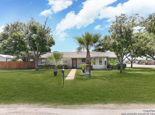 706 Palm St, Jourdanton, TX 78026