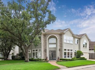 5211 Pocahontas St, Bellaire, TX 77401