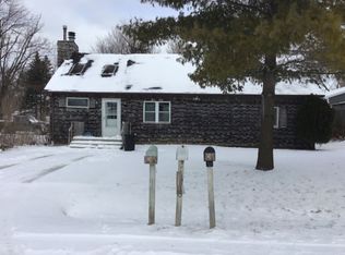 1050 Collins Ave, Mt Morris, MI 48458