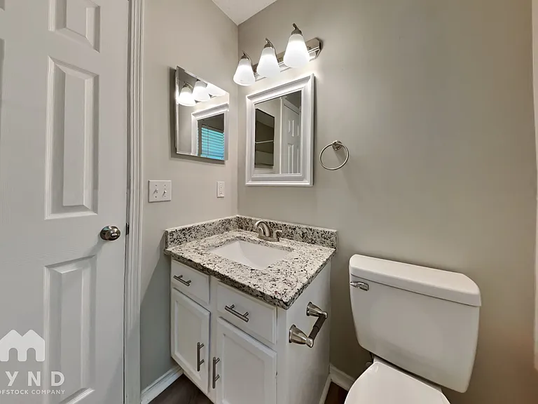 580 Staffordshire Dr — Photo 7