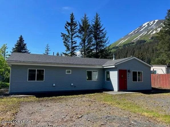 207 Marathon Dr, Seward, AK 99664