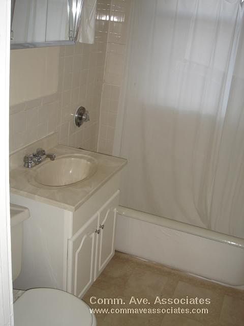 1st image of 131 Washington St APT 6