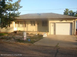 723 North Ave, Hebron, ND 58638