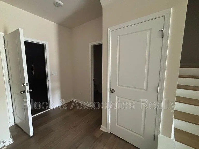 268 Abbots Mill Dr — Photo 17
