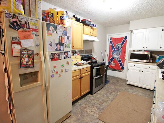 4th image of 800 NE 7th St