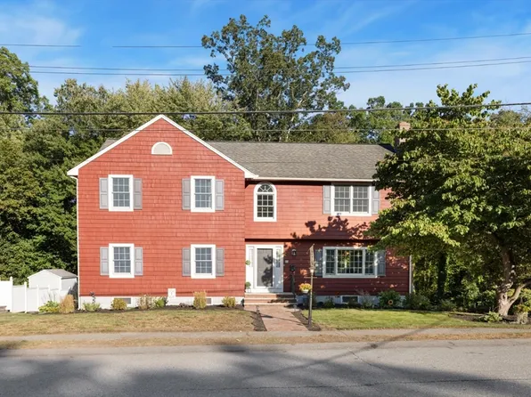 12 Thomas Rd, Lynnfield, MA 01940