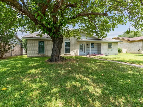 2029 Lamont Dr, Garland, TX 75040