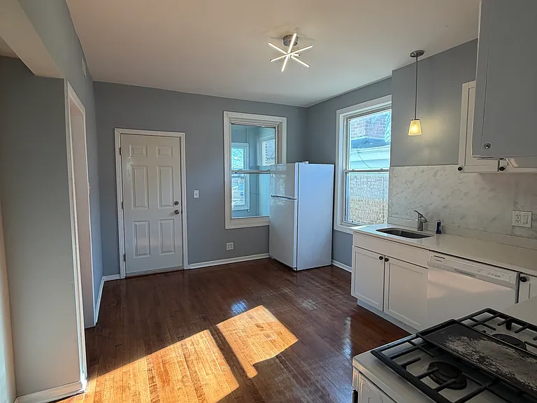 1333 Clinton Ave #2 — Photo 7