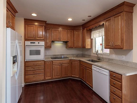 3rd image of 2276 Aram Ave