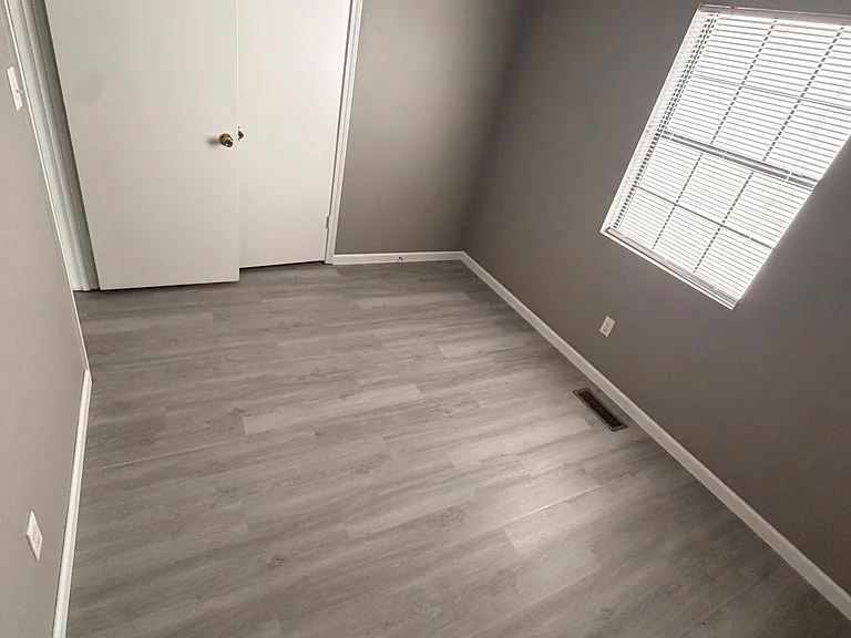 131 Rockyreef Cir — Photo 12