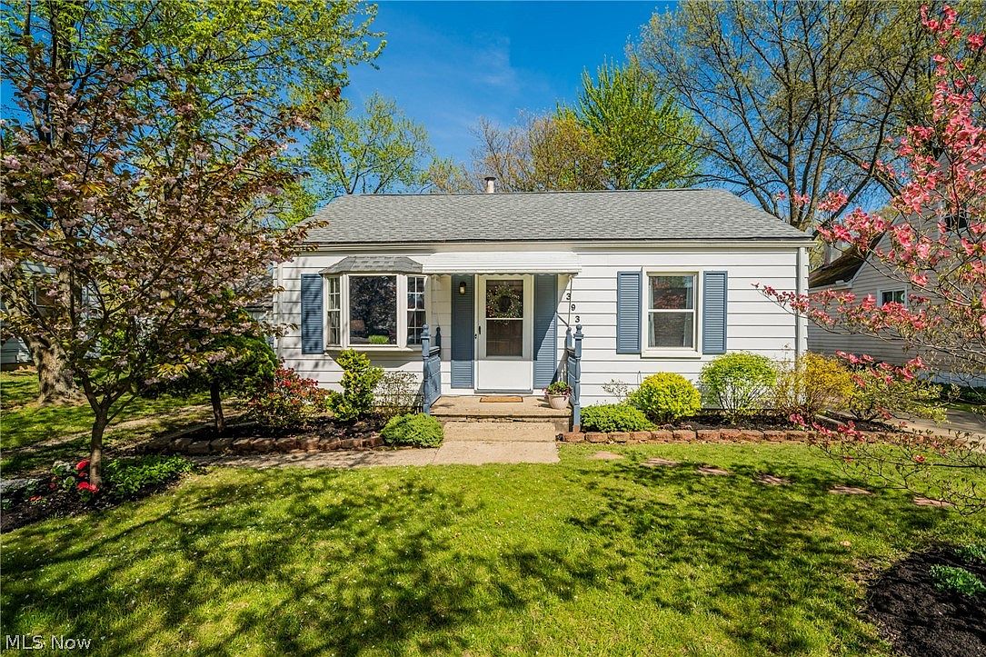 393 Olive St, Elyria, OH 44035 | Zillow