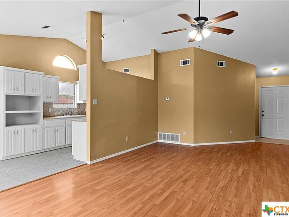 5th image of 3706 Valley Forge Dr