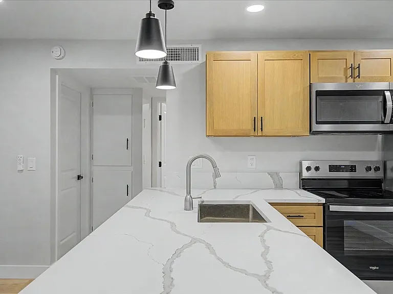 1604 N Forgeus Ave — Photo 11