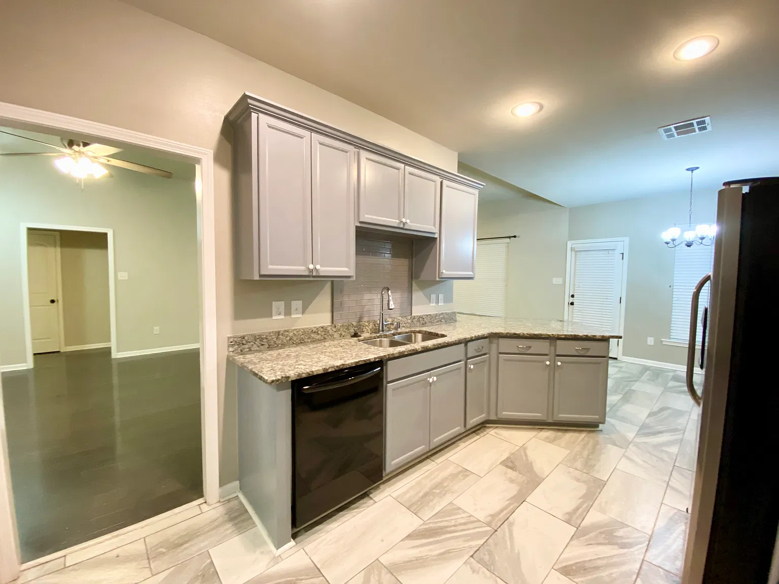 3 bed, 1657 sqft, $1,800 — Photo 3