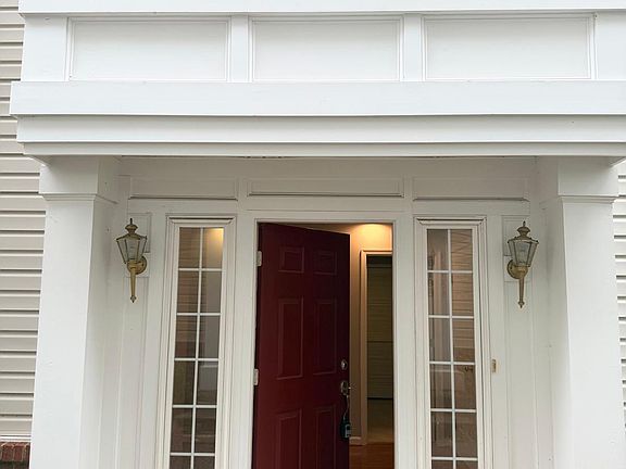 2nd image of 46190 Walpole Ter