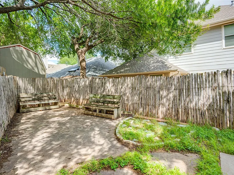 1802 Village Oak Ct — Photo 28
