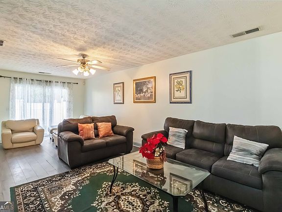 5th image of 342 Tara Commons Cir