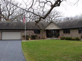 602 River Ln, Dixon, IL 61021