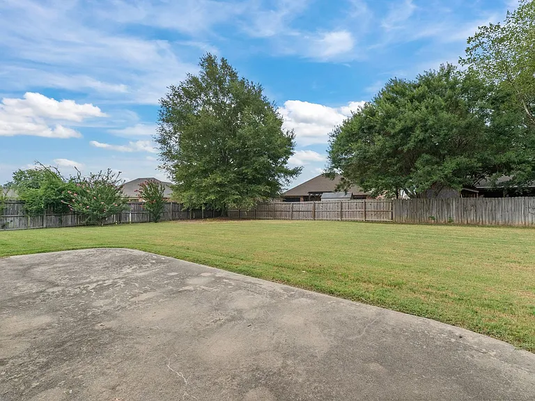 108 Bouriese Cir — Photo 5