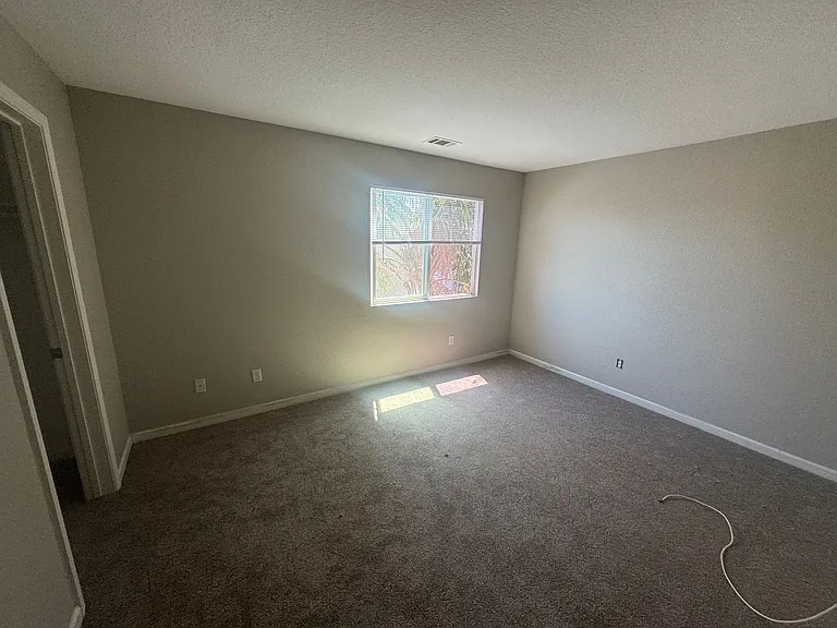 5575 Sunview Ct — Photo 5