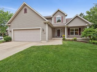 209 Sunflower Dr, Valparaiso, IN 46383