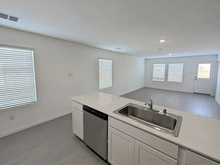 3149 Campeiro Ave — Photo 4