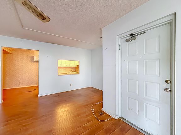 5th image of 1104 GREEN PINE #E1