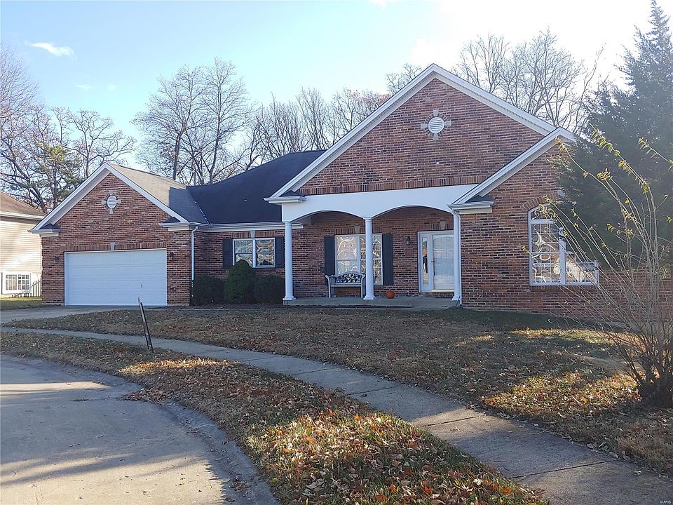 1st image of 9616 Oakmont Woods Ct