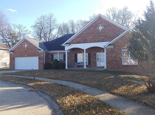 9616 Oakmont Woods Ct, Saint Louis, MO 63126