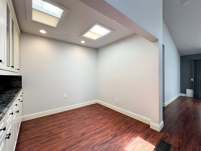 39 Fountain Grove Cir — Photo 9