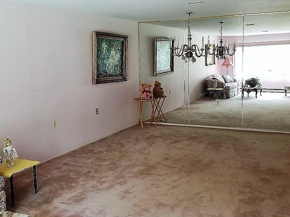 5th image of 622D Huntington Dr #100D