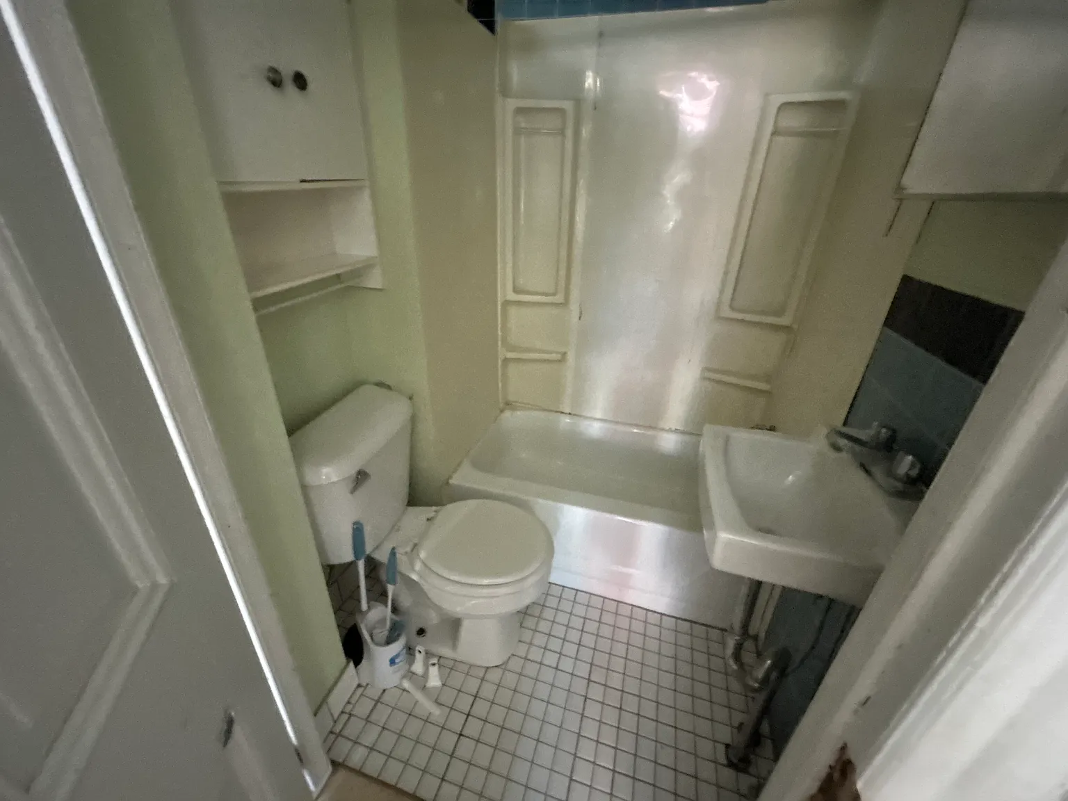 Studio, $990 — Photo 4