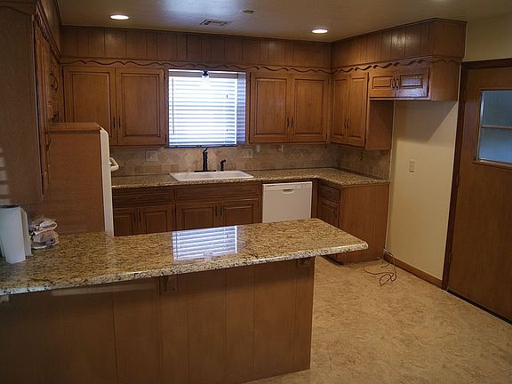 3rd image of 3033 Kelsey Dr