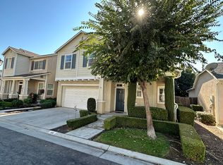 36 W Bohemia Ln, Clovis, CA