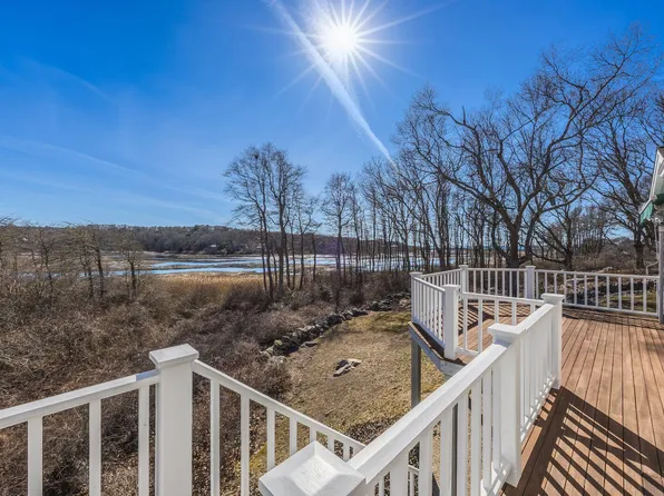 4 Arnold Gifford Road, Falmouth, MA 02540