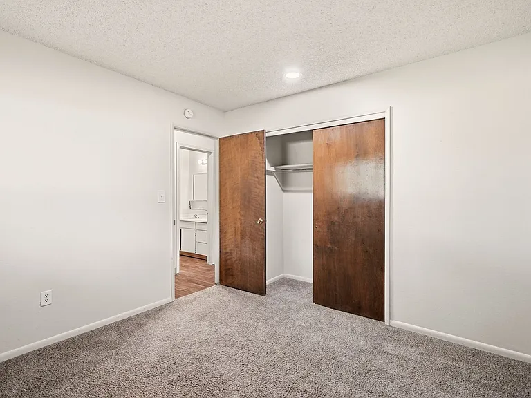 3102 E 27th Ave — Photo 39