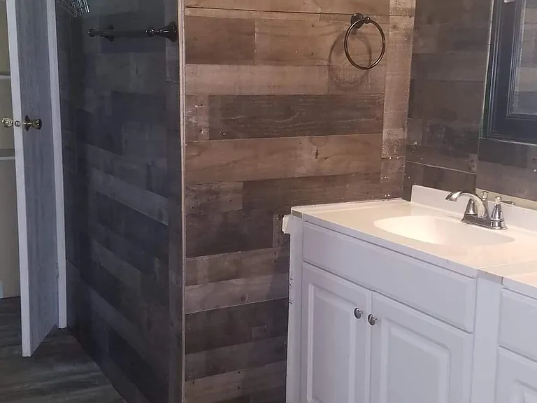 626 Daniels St — Photo 12