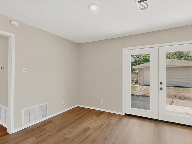 2506 Hillsboro Ave — Photo 10